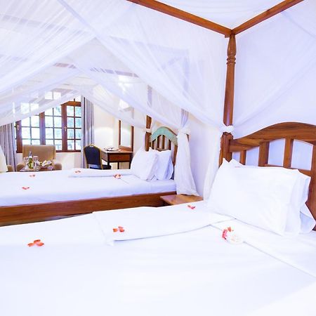 Eileen'S Trees Inn Карату Екстер'єр фото