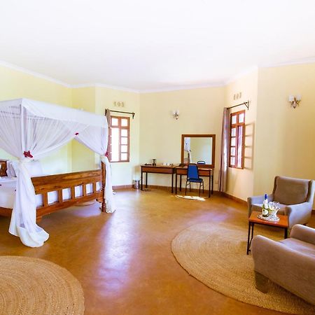 Eileen'S Trees Inn Карату Екстер'єр фото