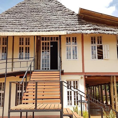 Eileen'S Trees Inn Карату Екстер'єр фото