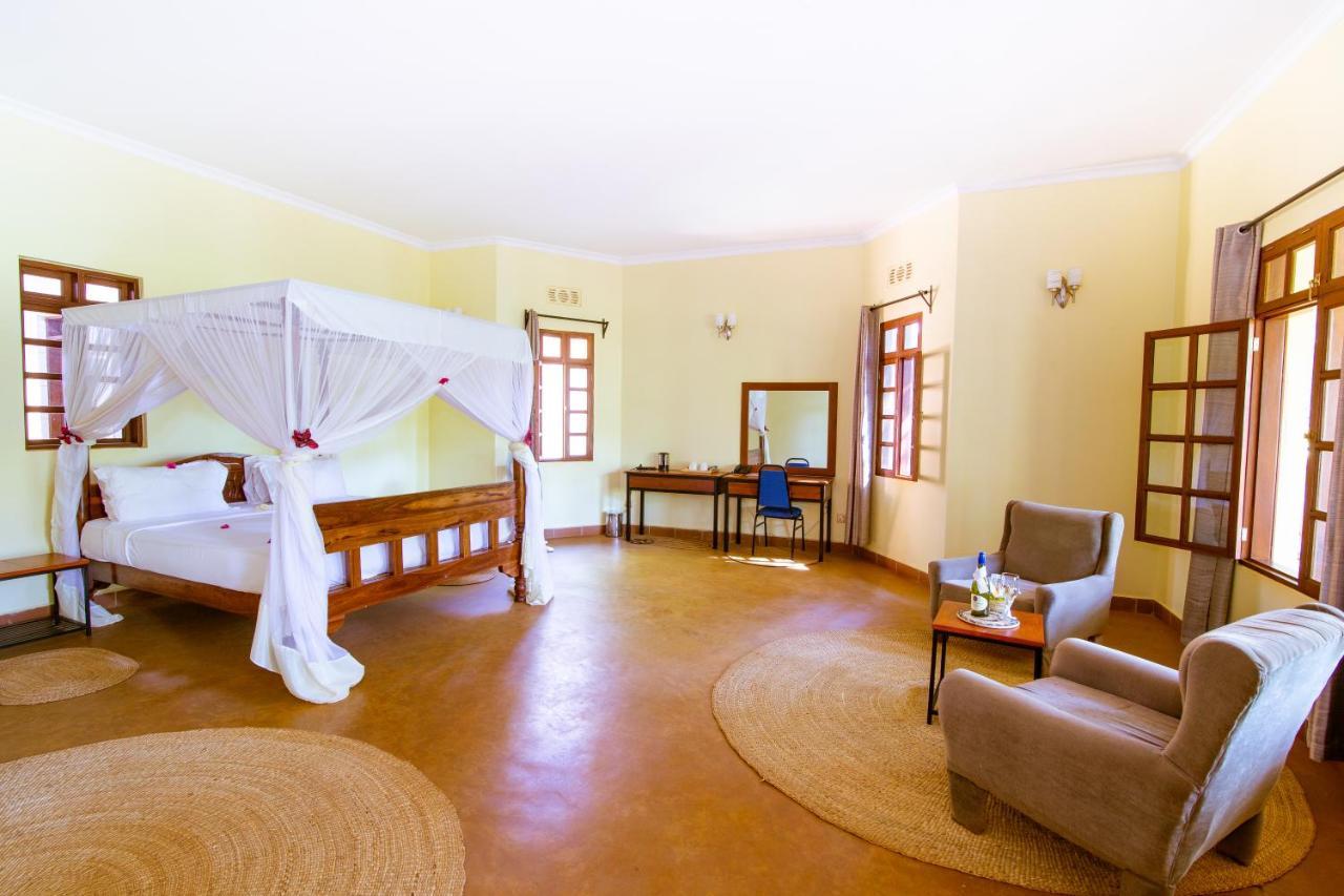 Eileen'S Trees Inn Карату Екстер'єр фото