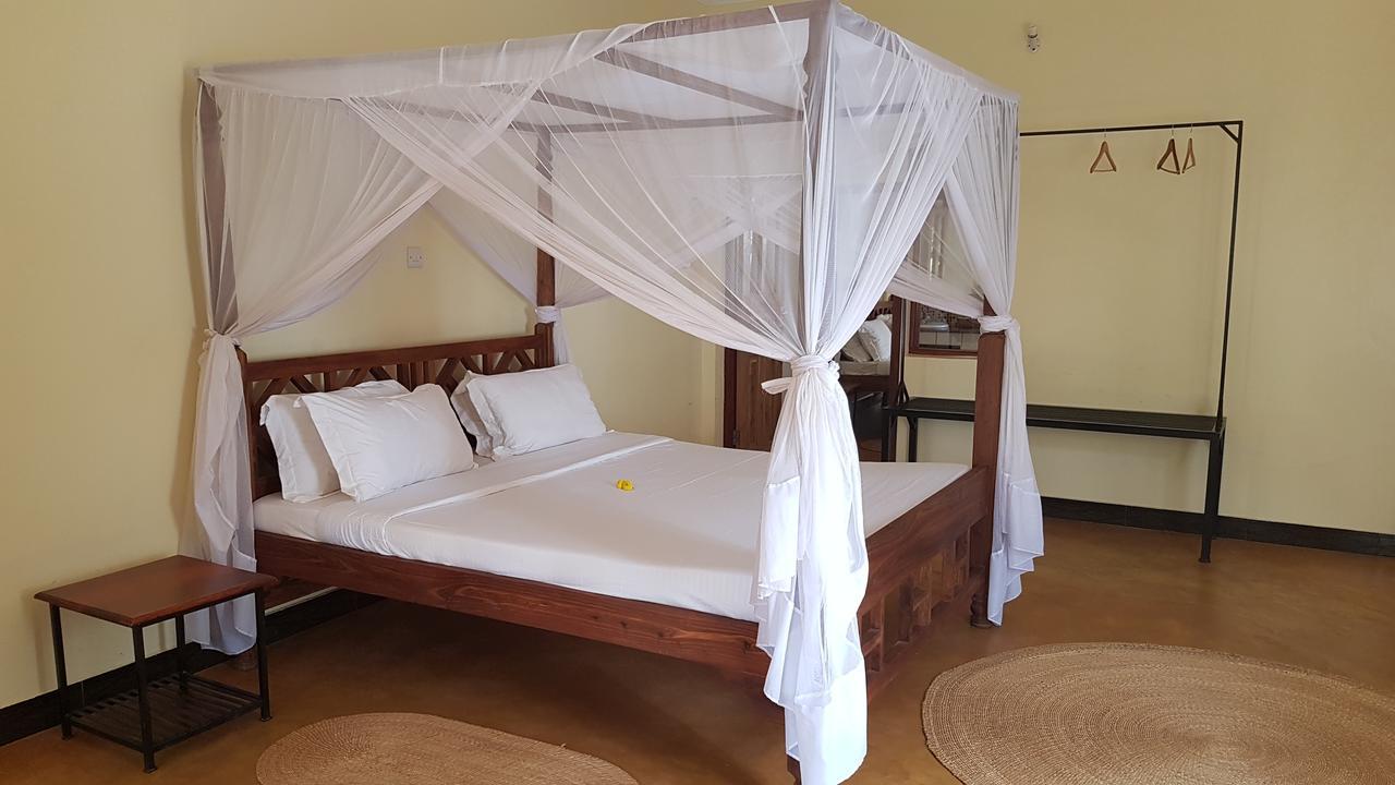 Eileen'S Trees Inn Карату Екстер'єр фото
